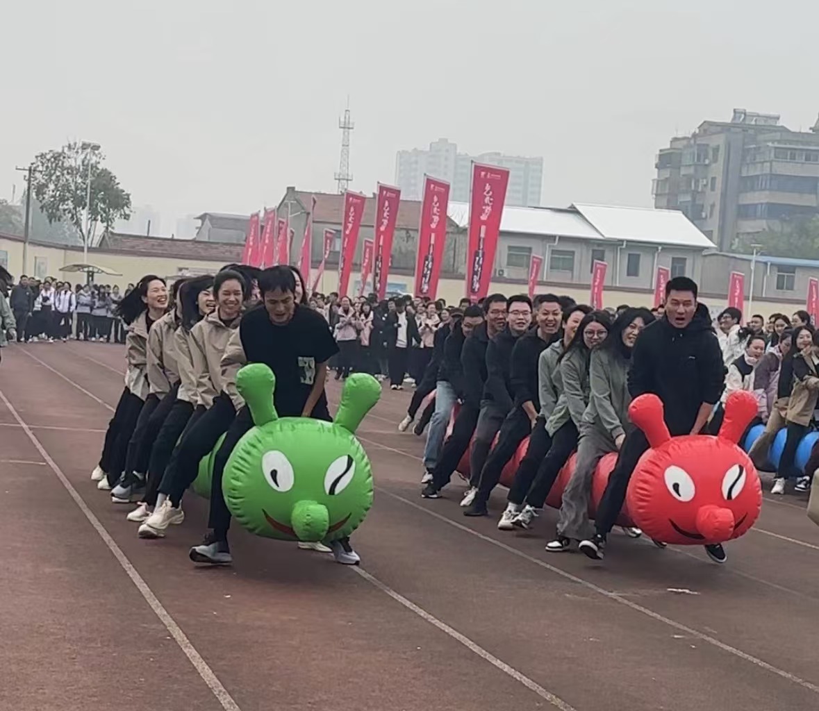 老河口市科协组织参加全民健身运动会暨第八届职工运动会