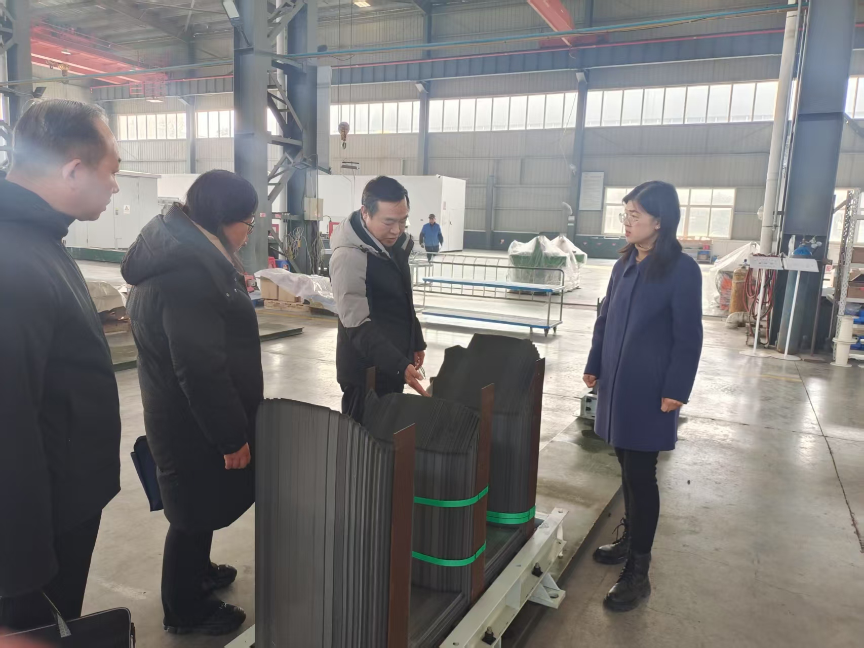 襄阳市科协到老河口调研专家工作站建设情况