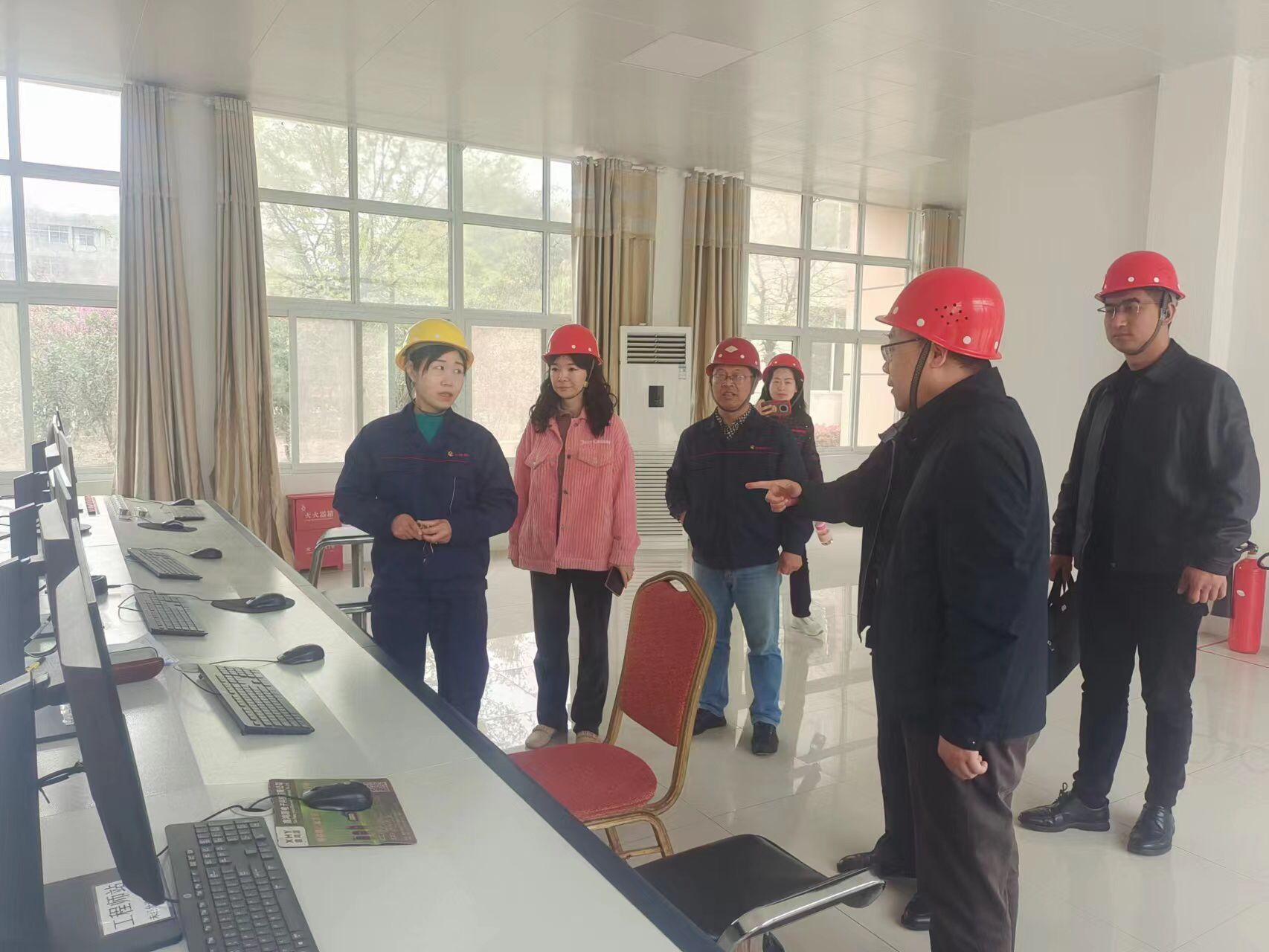 襄阳市科协来老河口调研海智工作站