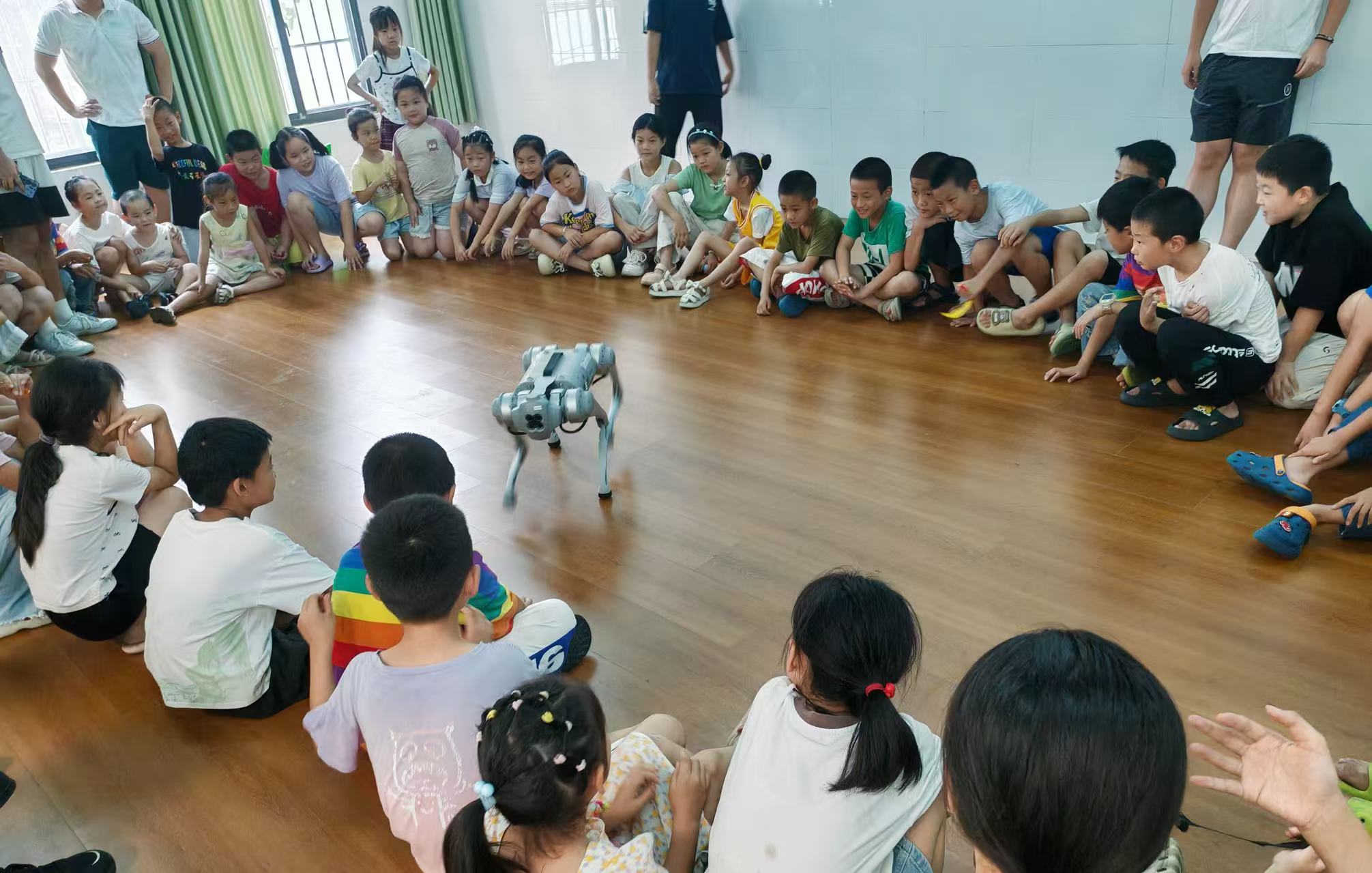 科普活动深入基层—老河口市科技馆走进王甫洲小学