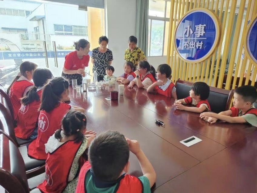 科学小实验走进老河口市洪山嘴村