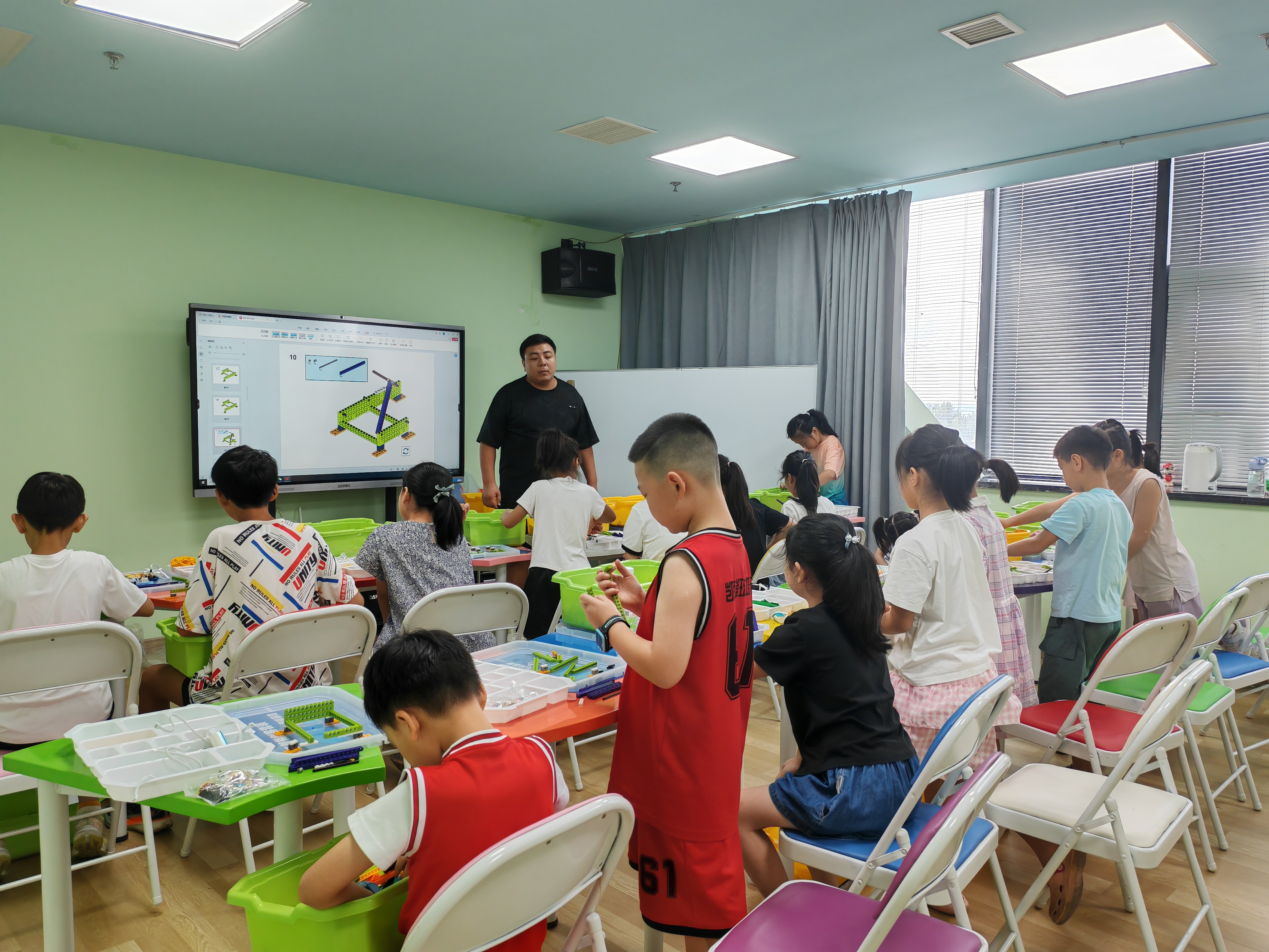 老河口市科技馆：少儿编程点亮希望 科技未来闪耀明星
