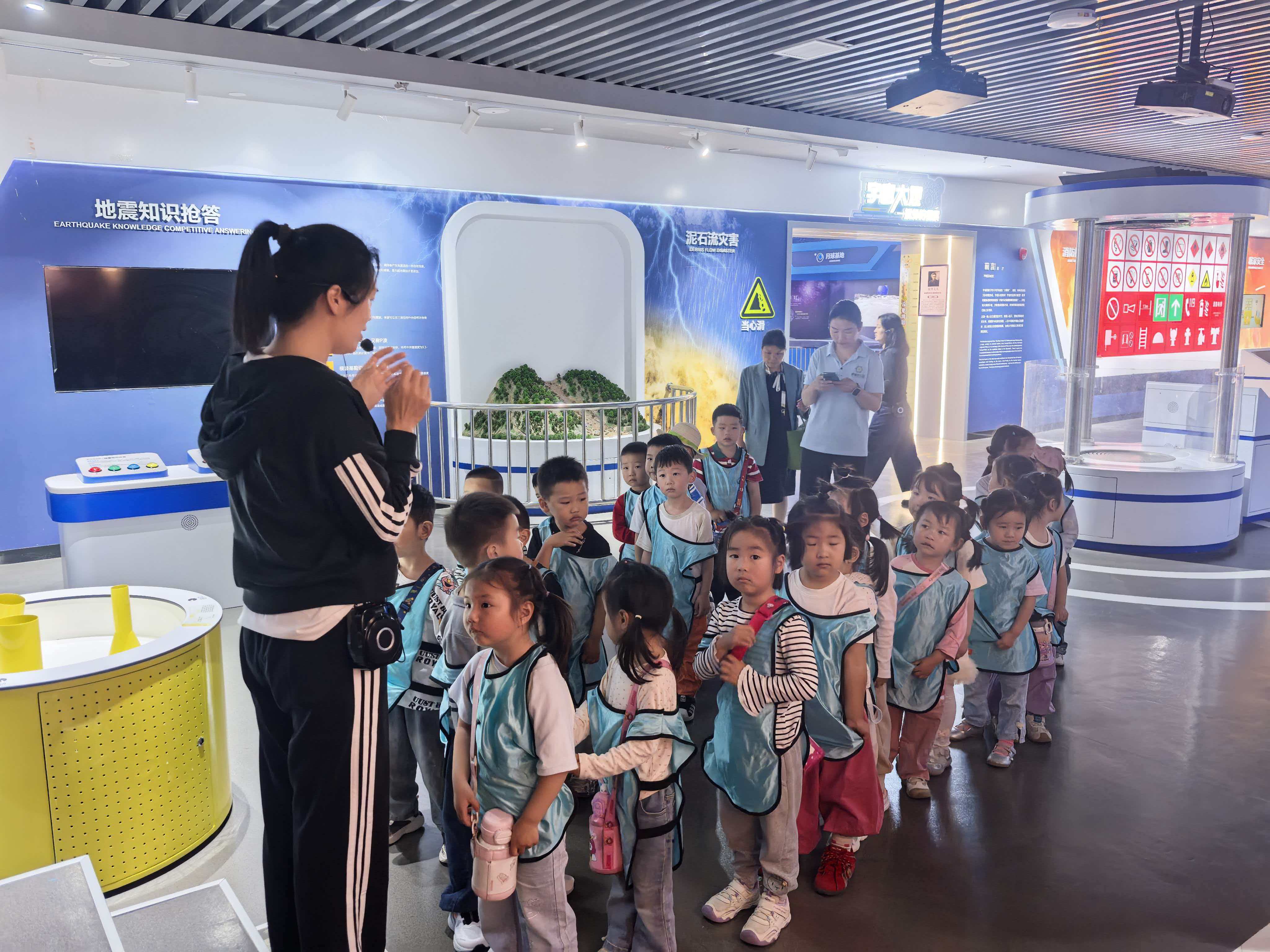 老河口市科技馆开展防灾减灾科普活动