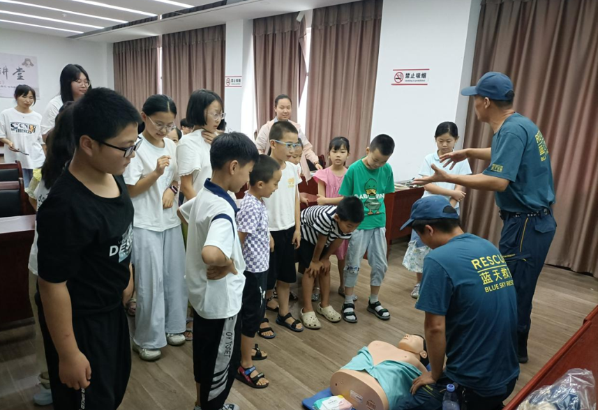 老河口：科普宣传进社区 筑牢暑期&ldquo;安全网&rdquo;
